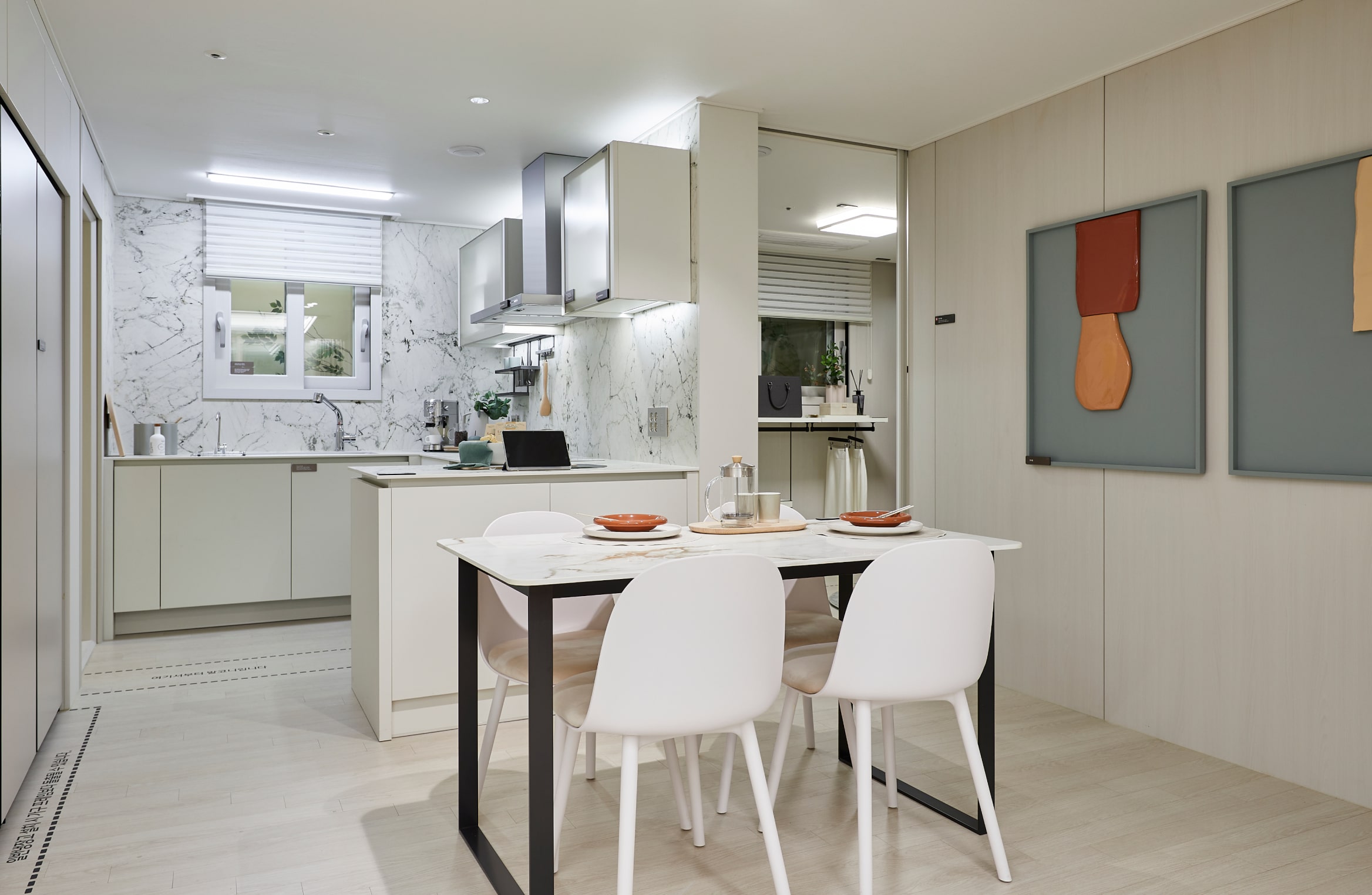 interior_dining_02.jpg